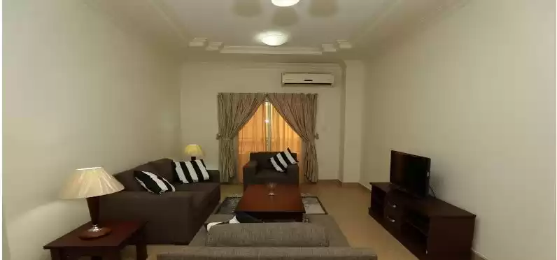 Wohn Klaar eigendom 2 Schlafzimmer F/F Wohnung  zu vermieten in Doha #11333 - 1  image 